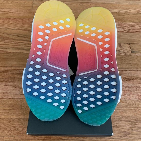 Adidas NMD R1 Cloud White Womens Shoes - Picture 6 of 8